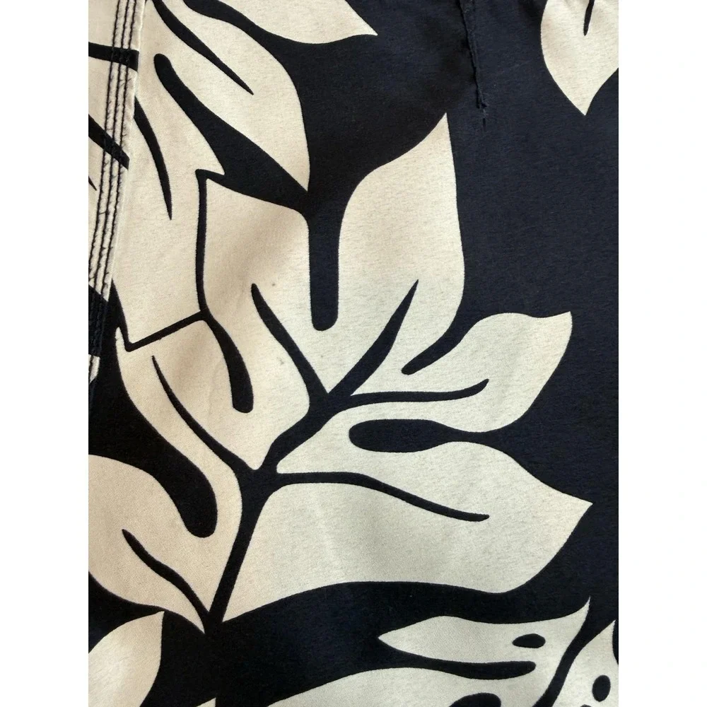 Hawaiian Performance Surfwear Cargo Swim Trunks Floral Board Shorts Mens Size 32